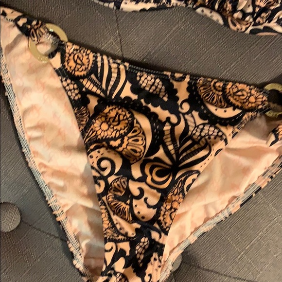 Victoria’s Secret Tan and Black Bikini Set - Picture 3 of 7